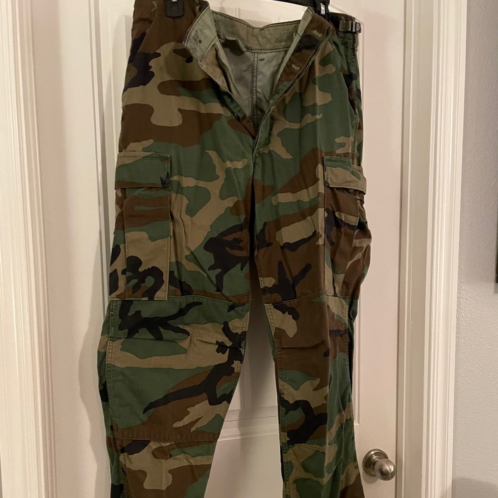 Men’s Camo pants size medium